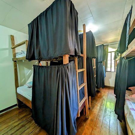 Screaming Gecko Hostel バスアンガ エクステリア 写真
