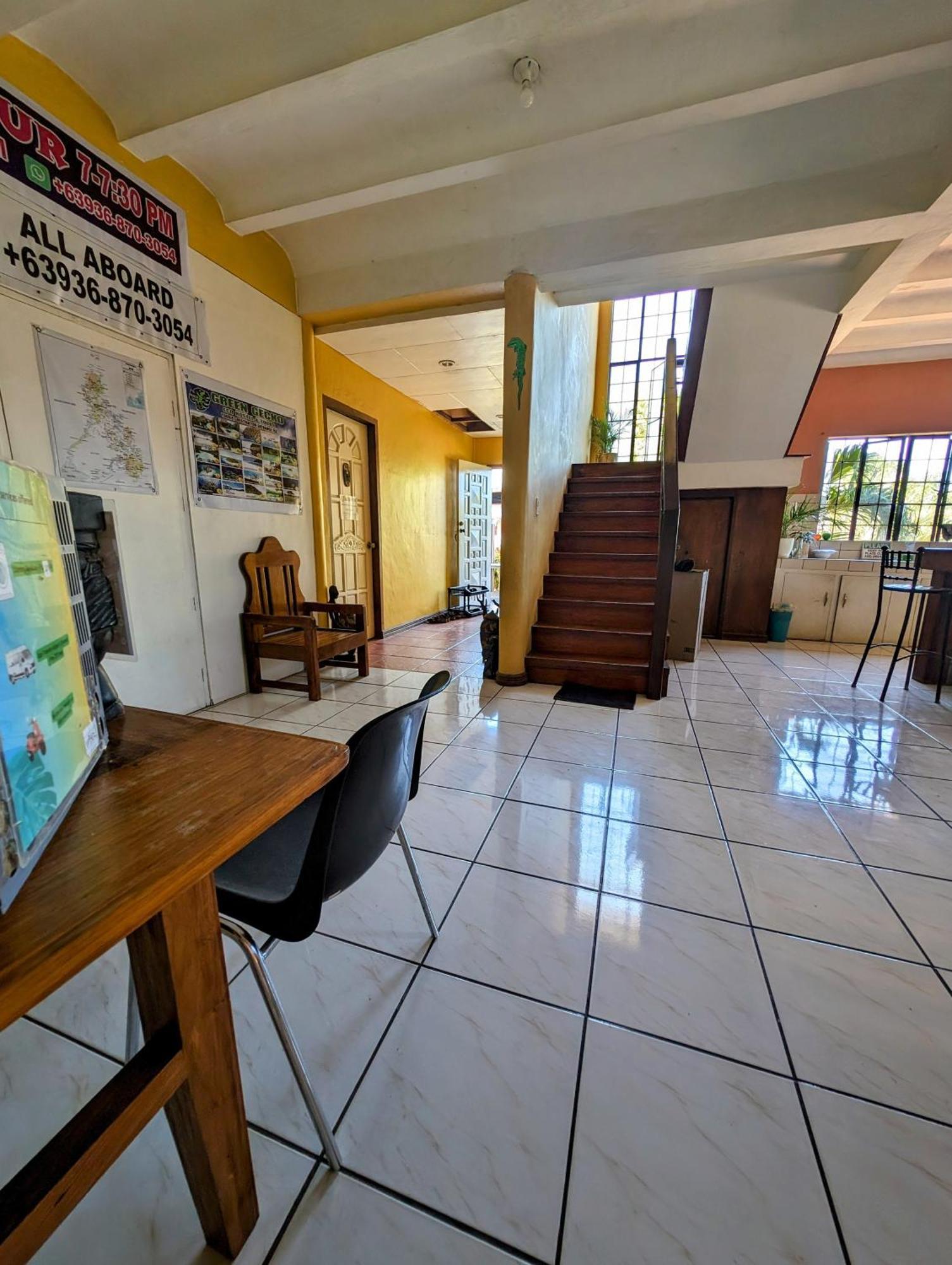 Screaming Gecko Hostel バスアンガ エクステリア 写真