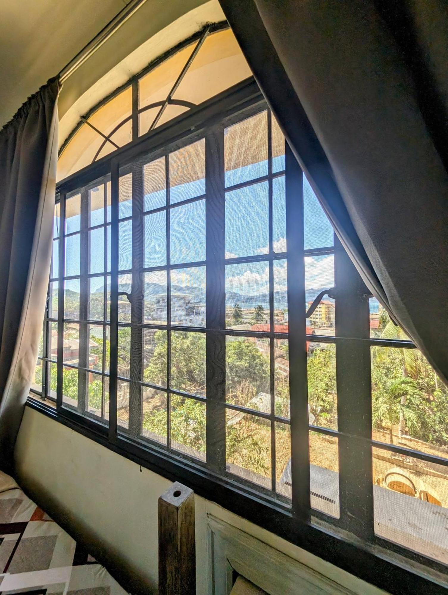Screaming Gecko Hostel バスアンガ エクステリア 写真
