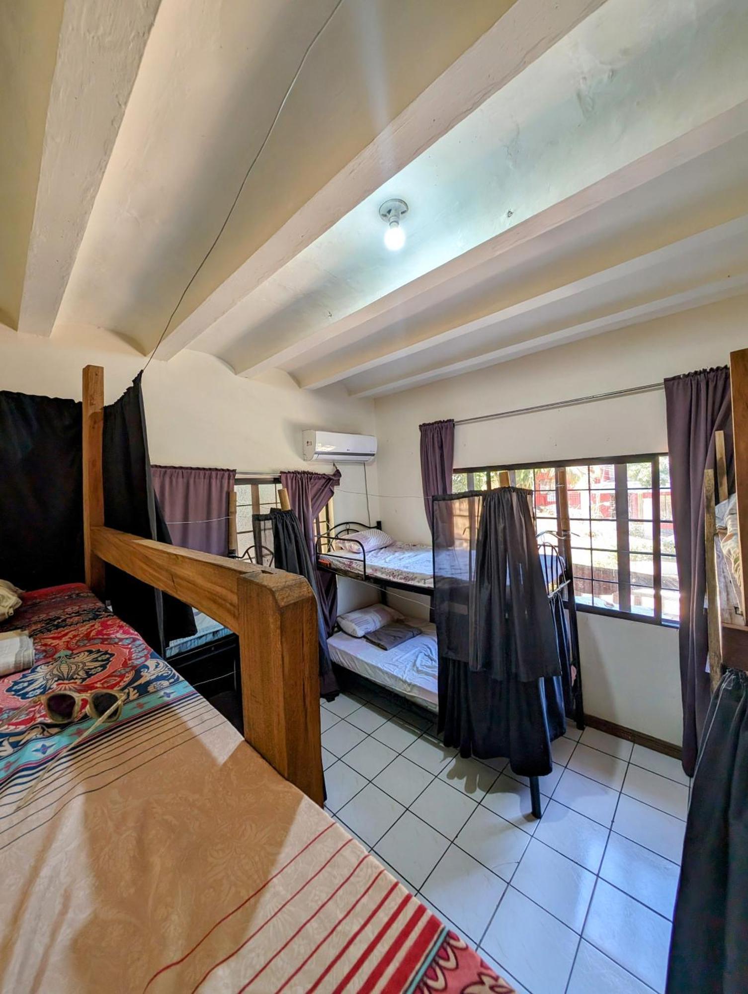 Screaming Gecko Hostel バスアンガ エクステリア 写真