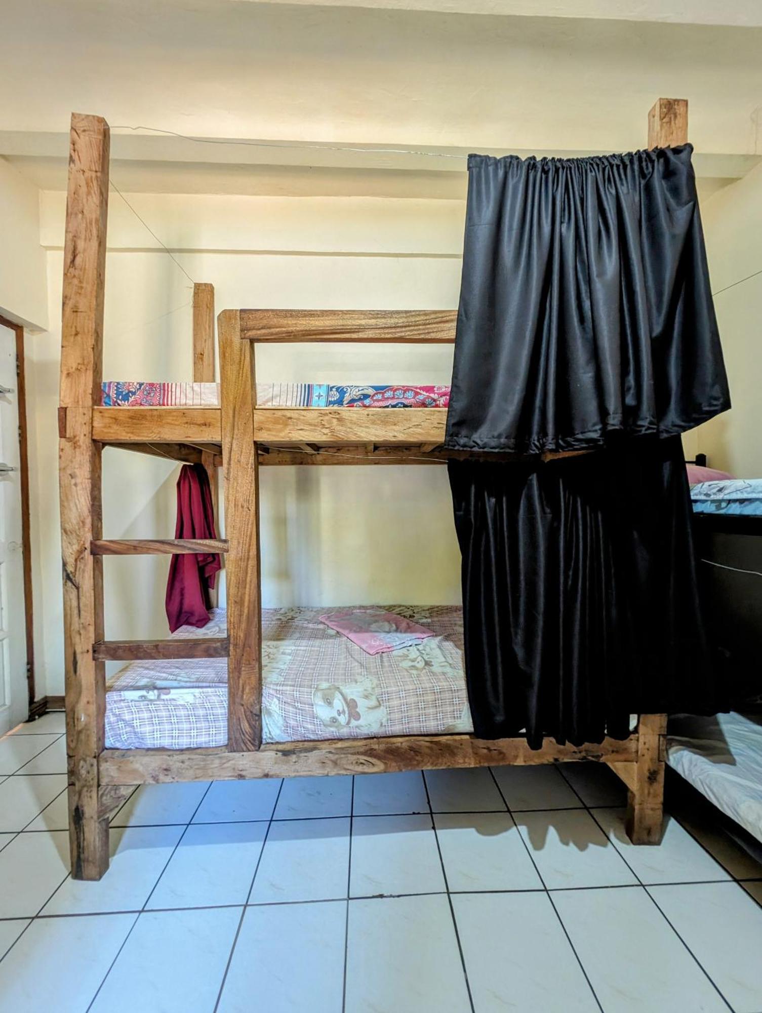 Screaming Gecko Hostel バスアンガ エクステリア 写真