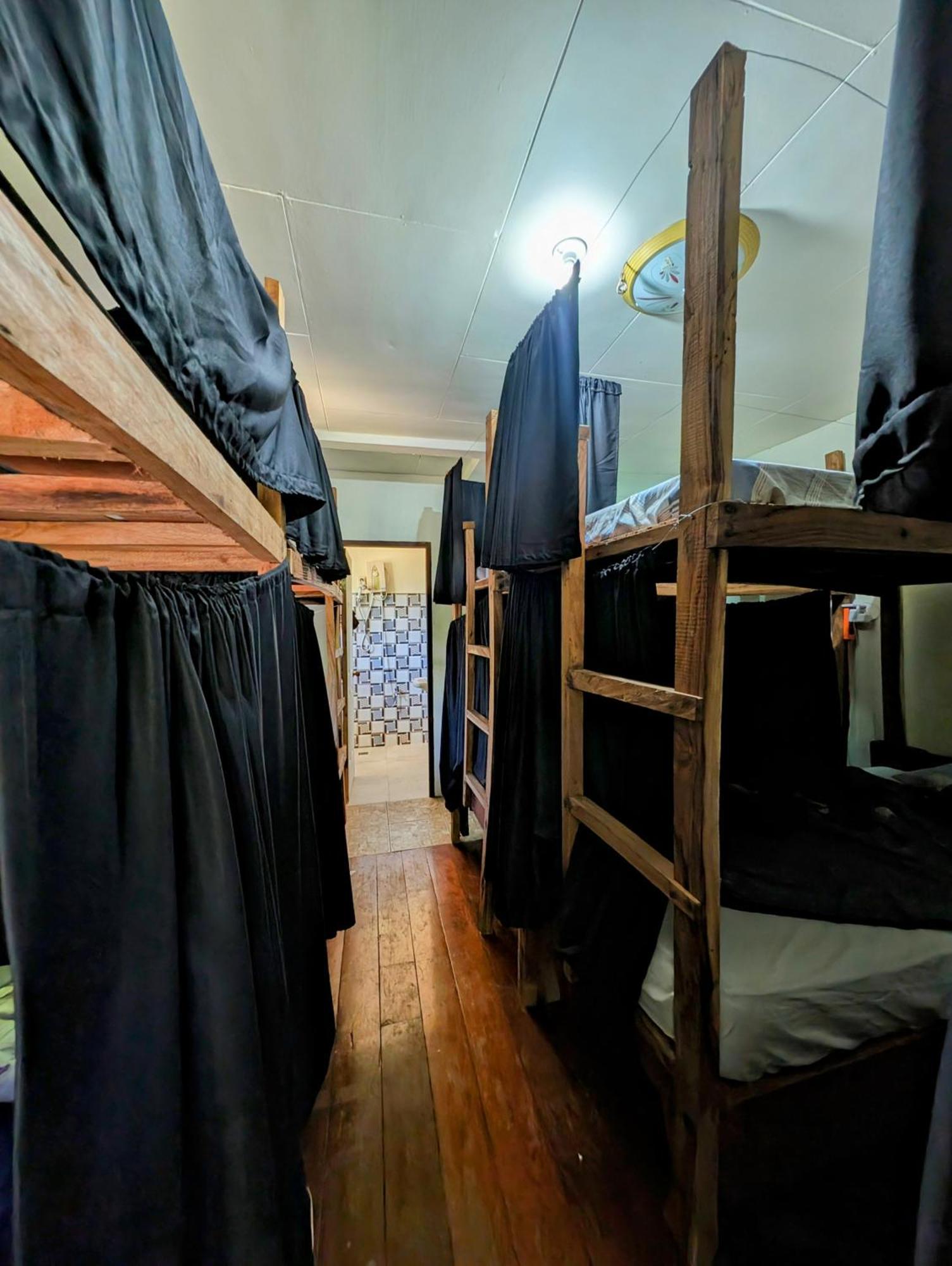 Screaming Gecko Hostel バスアンガ エクステリア 写真